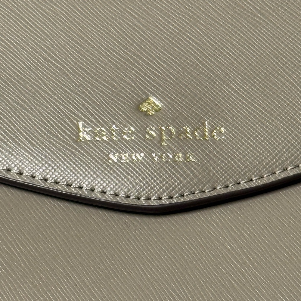 Kate Spade Gray Crossbody Bag with Chic Design - Picture 2 of 10
